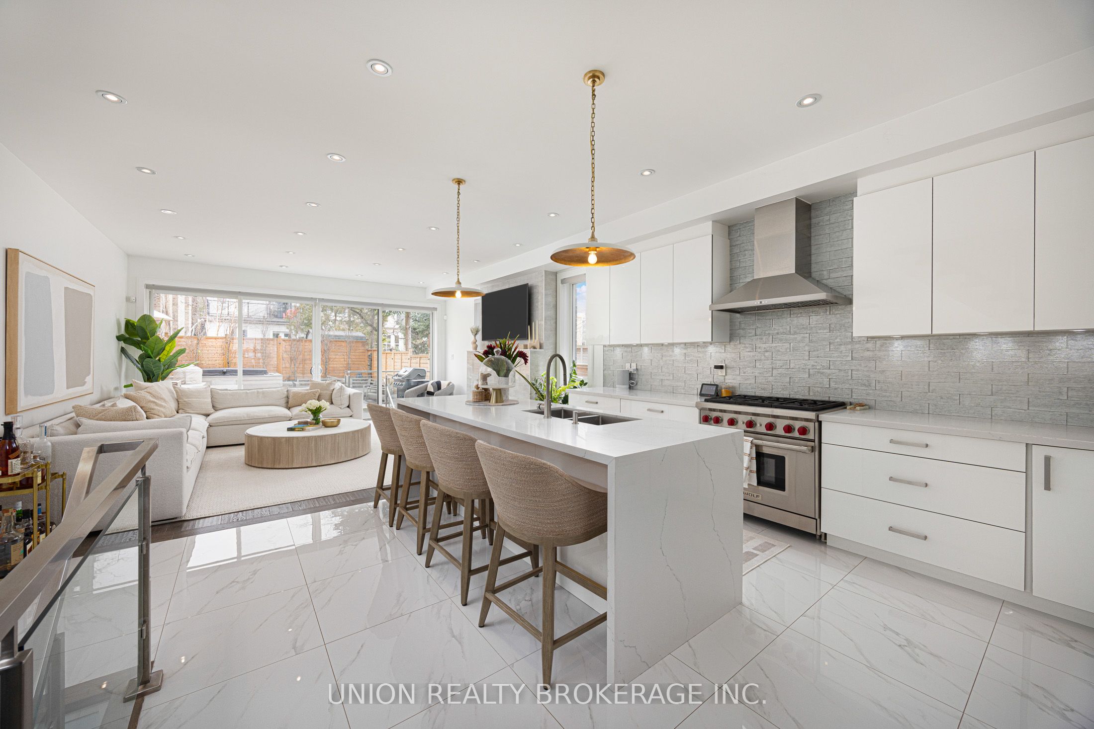 105 Kenilworth Avenue