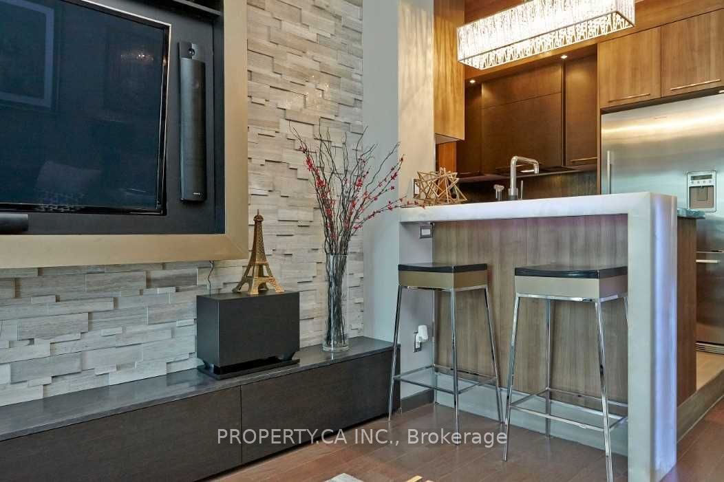 10 Yonge Street 3604