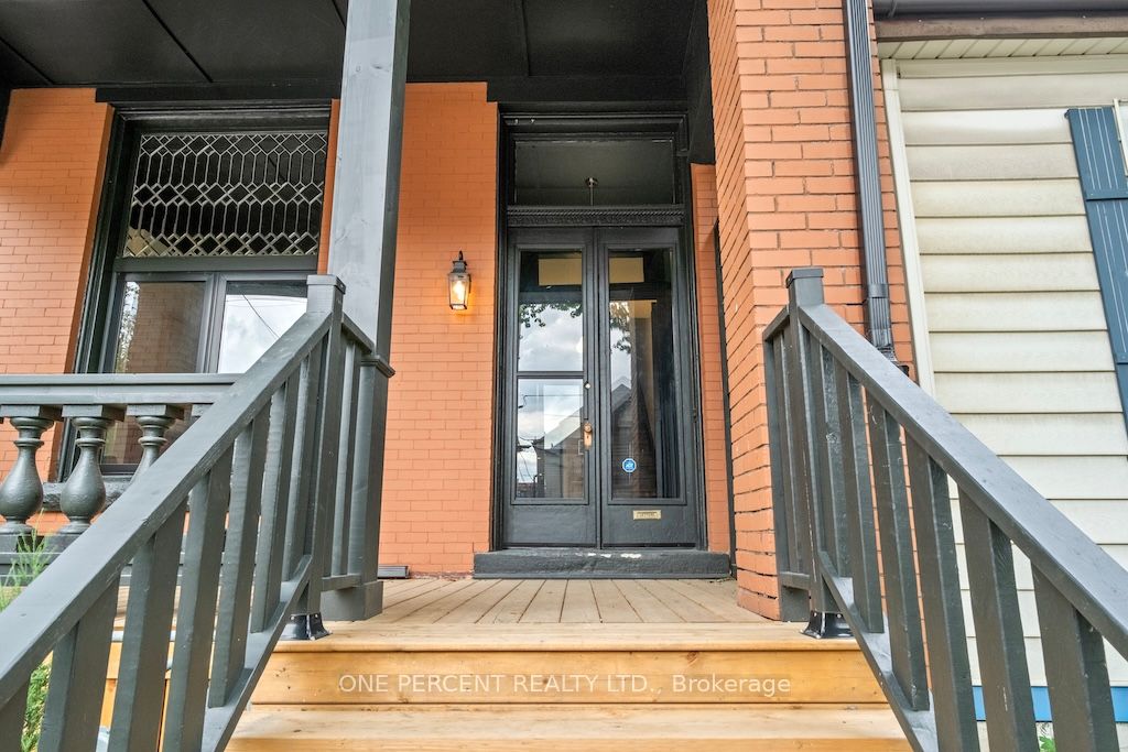 Photo of 143 Catharine Street N, Hamilton, ON L8R 1J5 (MLS # X13729748)