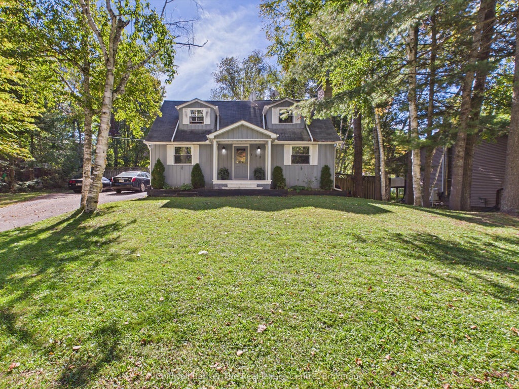 Photo of 135 Segwun Boulevard, Gravenhurst, ON P1P 1C5 (MLS # X13881238)