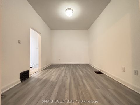 5 Winfield Avenue Toronto ON M6S 2J7