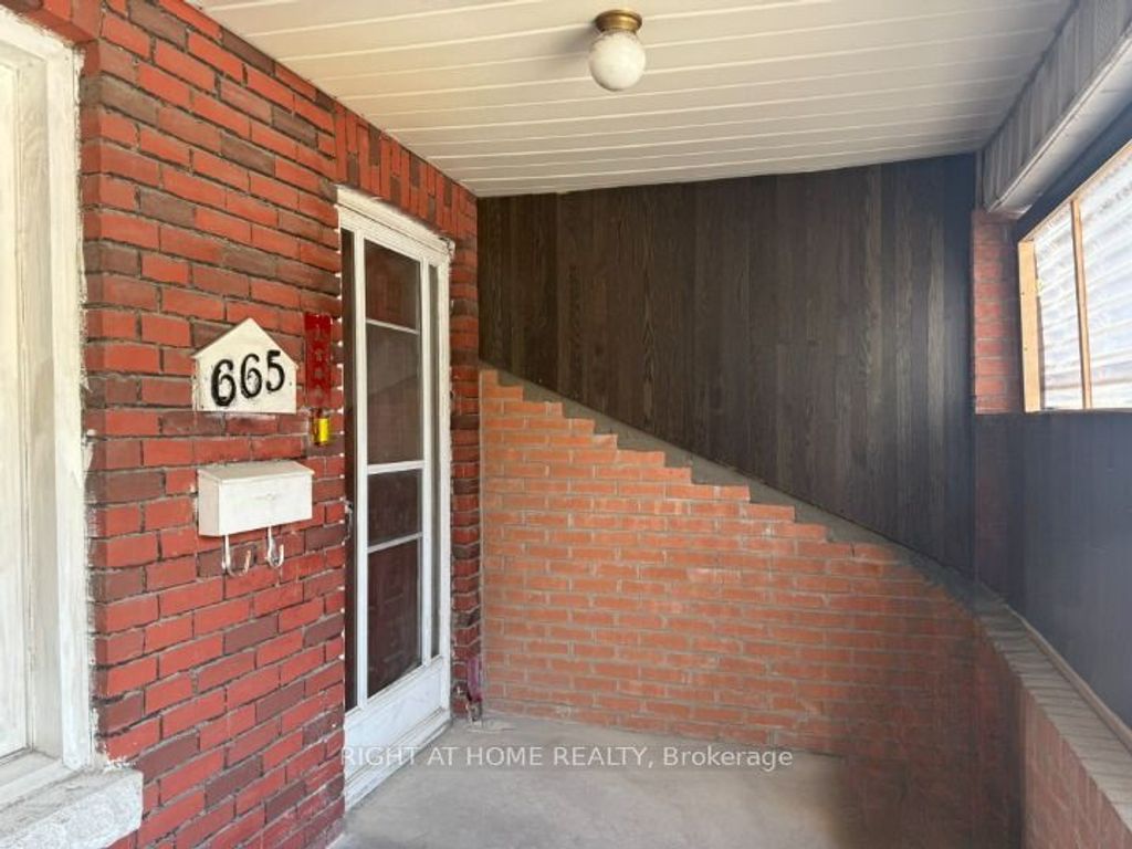Photo of 665 Ossington Avenue, Toronto, ON M6G 3T6 (MLS # C12278792)