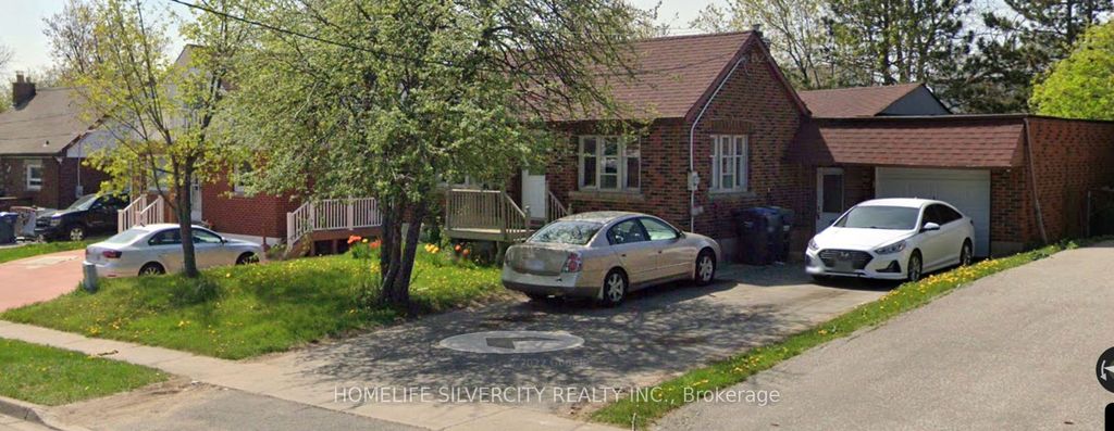 Photo of 30 Woodward Avenue, Brampton, ON L6V 1K1 (MLS # W12587870)