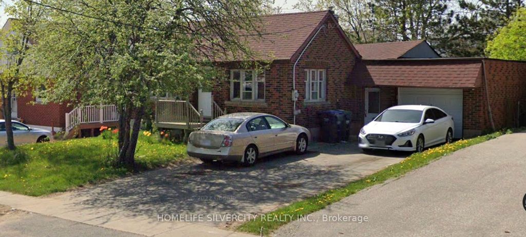 Photo of 30 Woodward Avenue, Brampton, ON L6V 1K1 (MLS # W12587870)