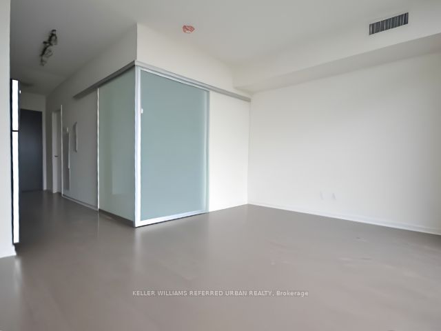 105 The Queensway Avenue 2607