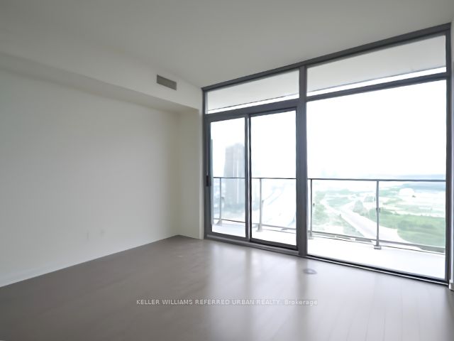 105 The Queensway Avenue 2607