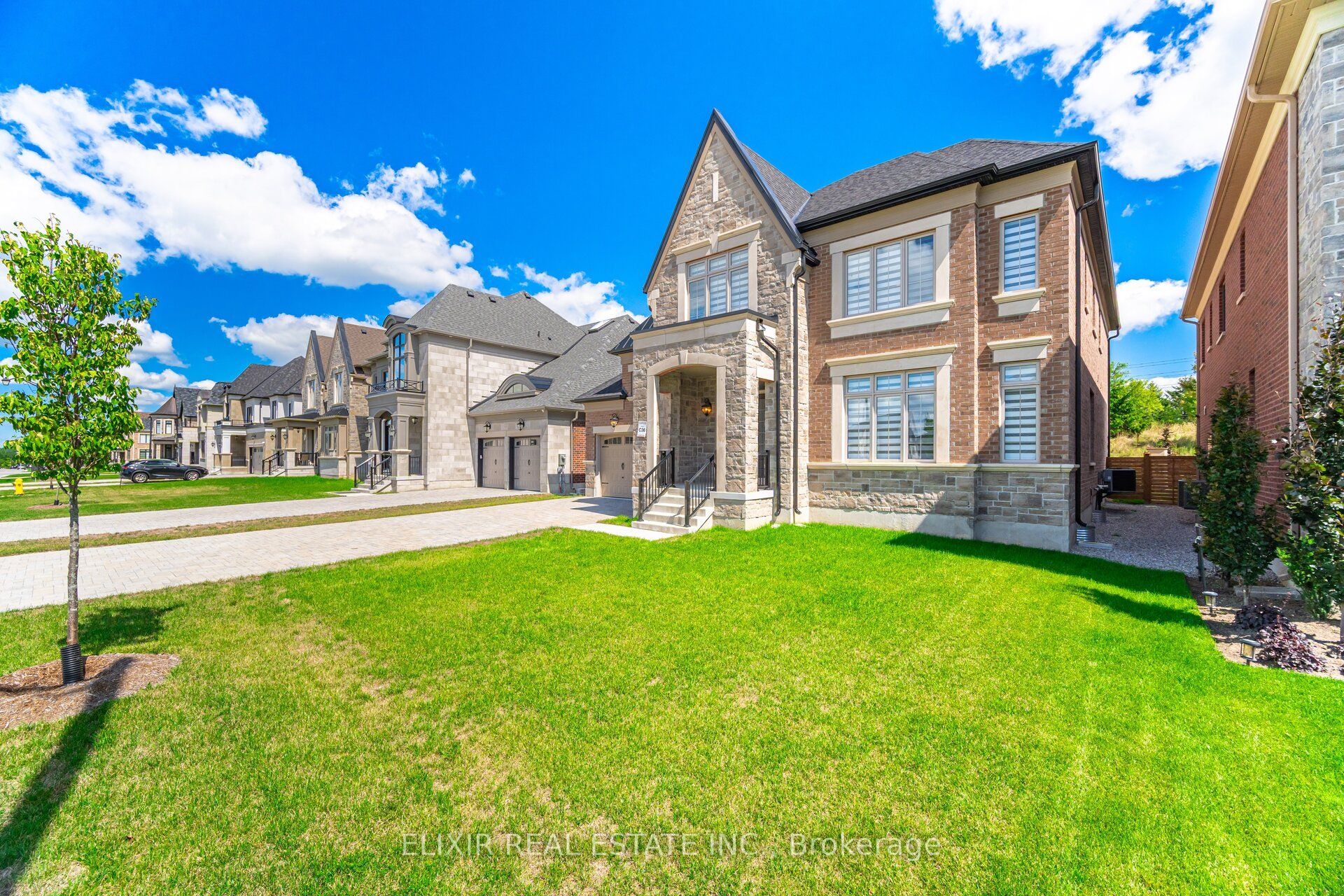 33 Sculpture Garden Lane