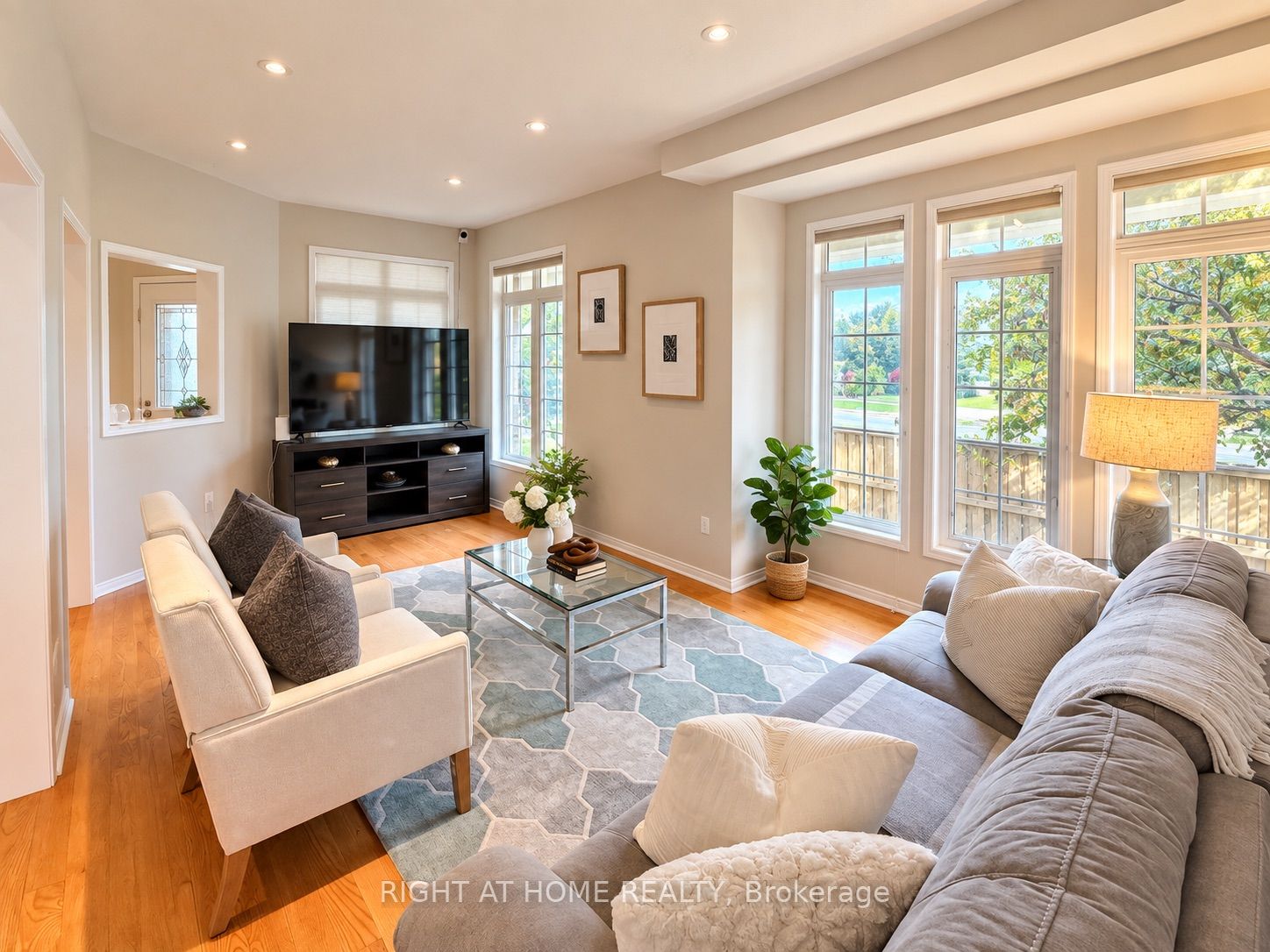 1 Ridgeway Court