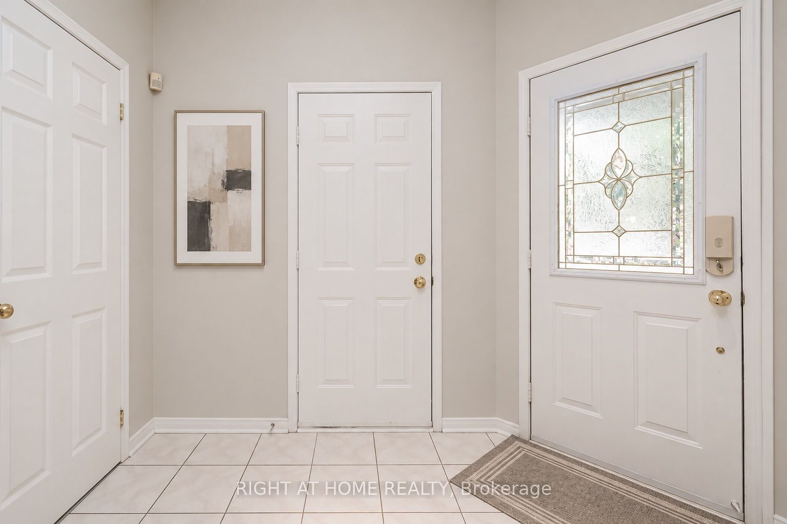 1 Ridgeway Court