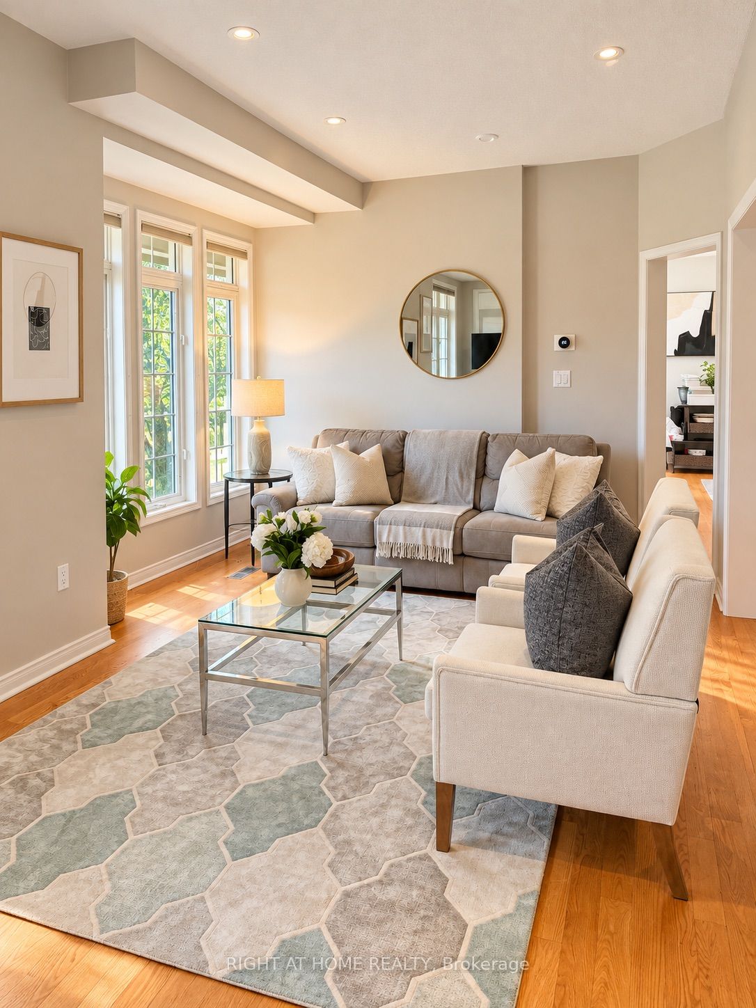 1 Ridgeway Court
