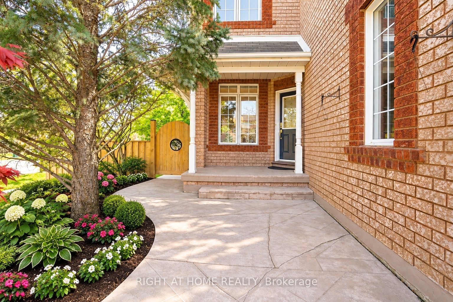 1 Ridgeway Court