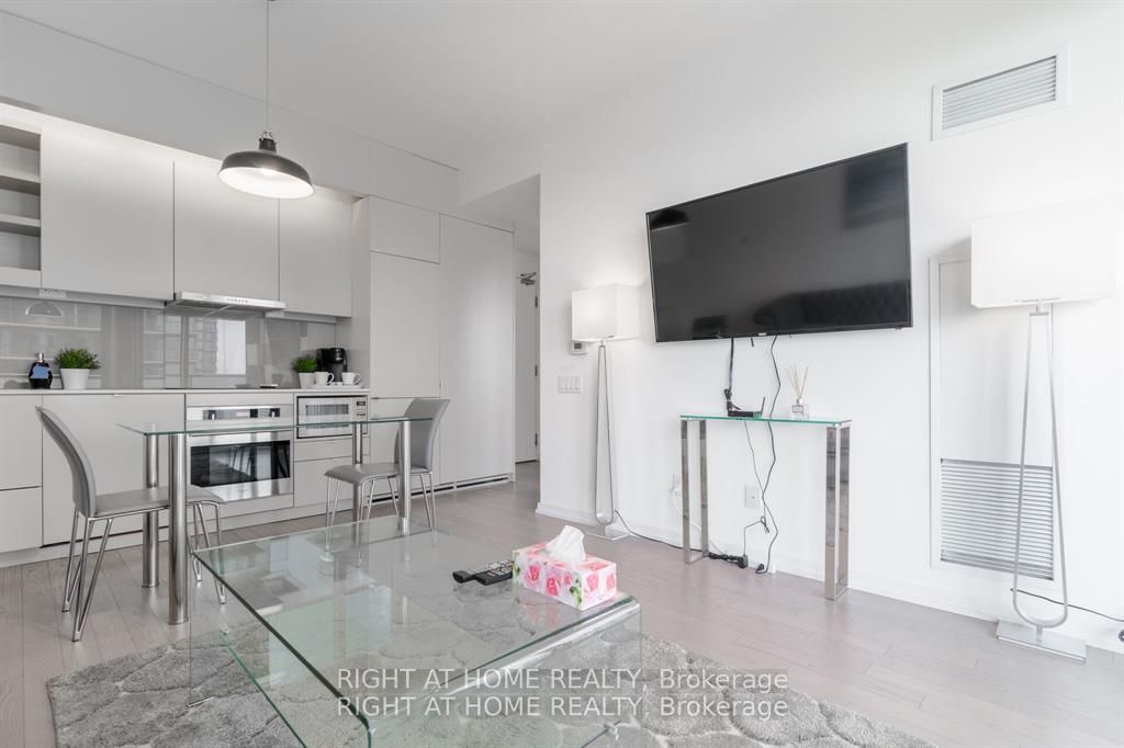 101 Peter Street 3907