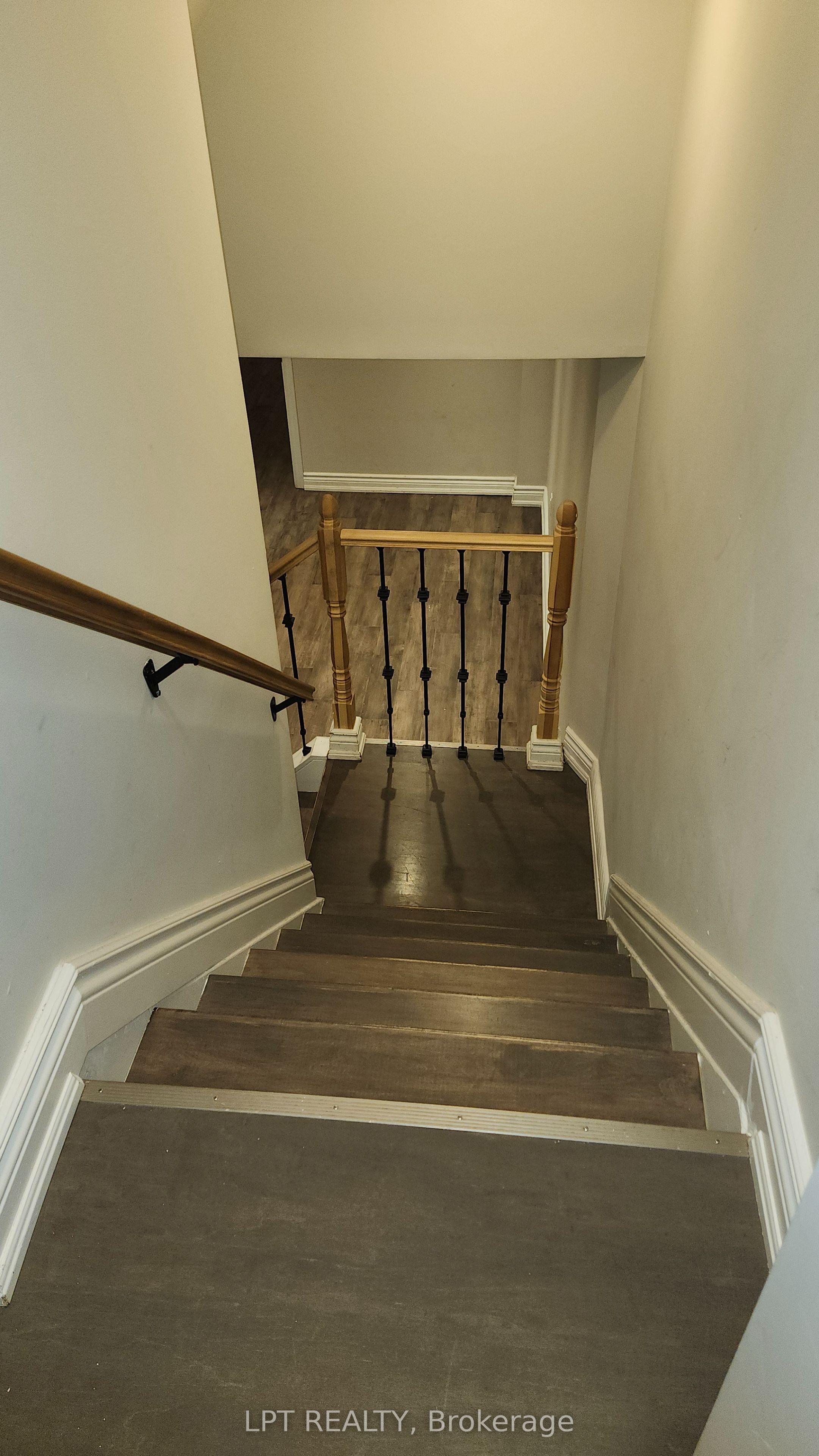 3492 Fountain Park Avenue W Basement