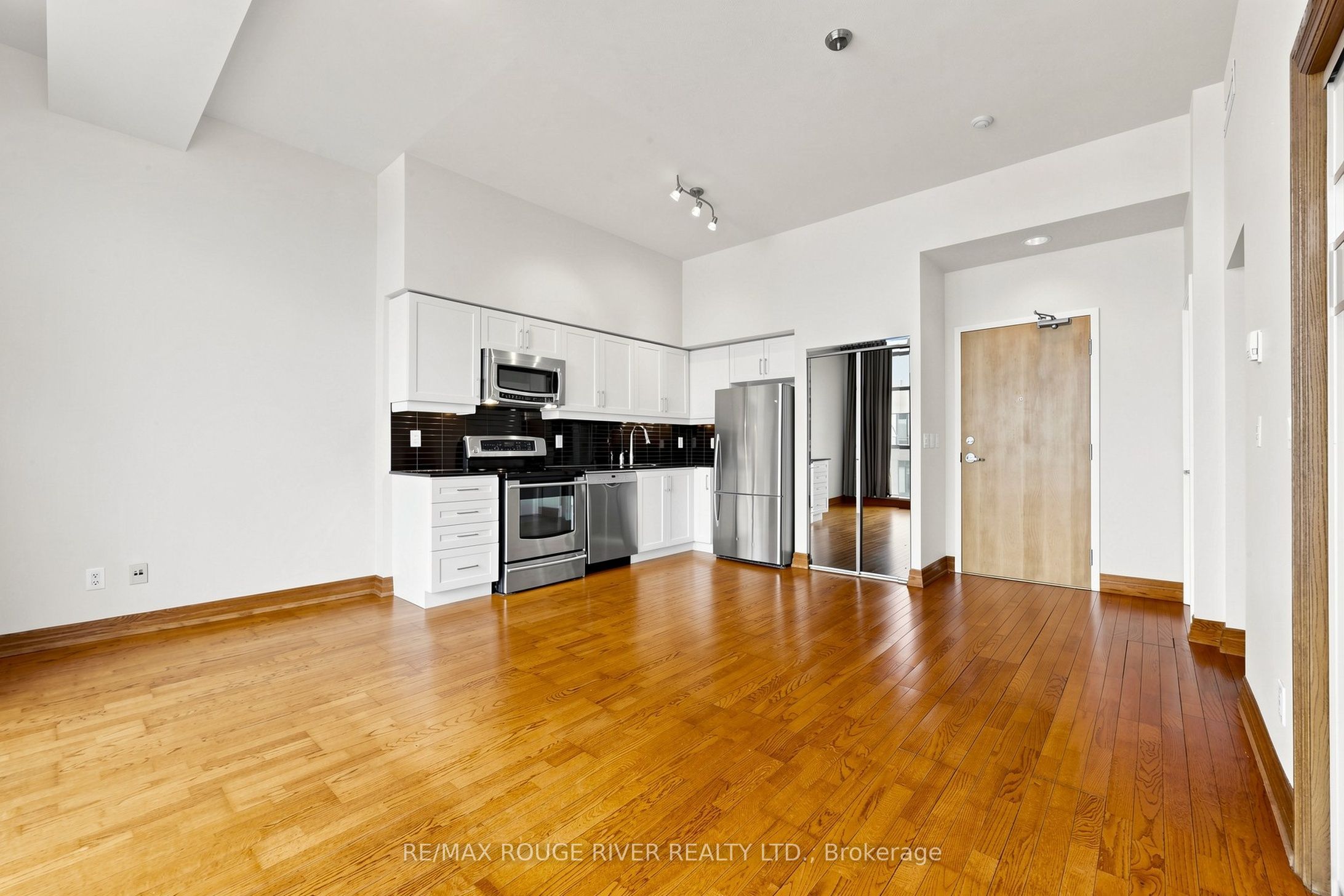 601 Kingston Road 606