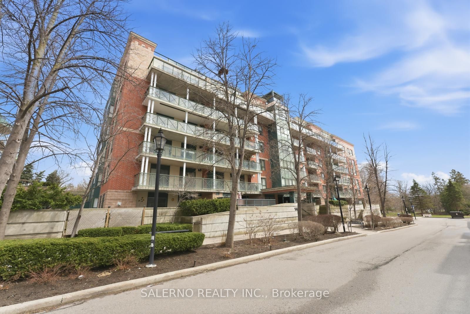 141 Woodbridge Avenue 312