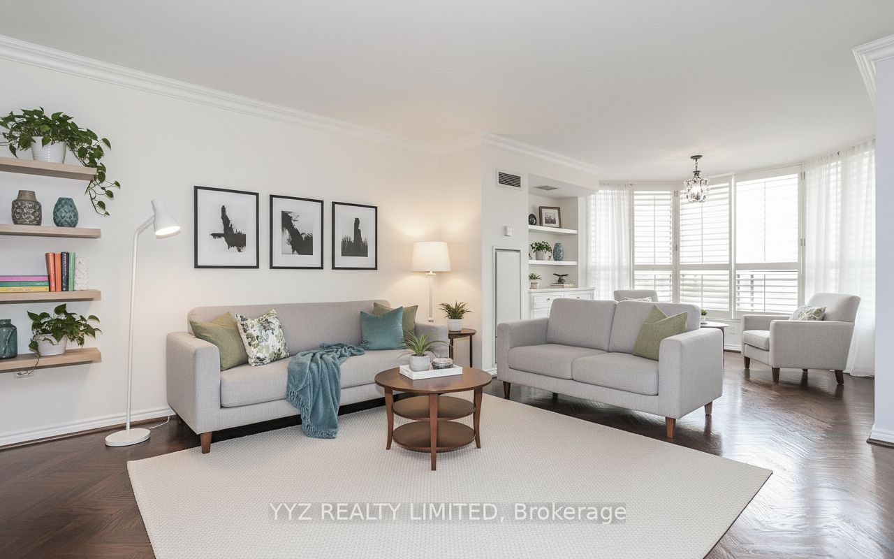 1 Clark Avenue W 808