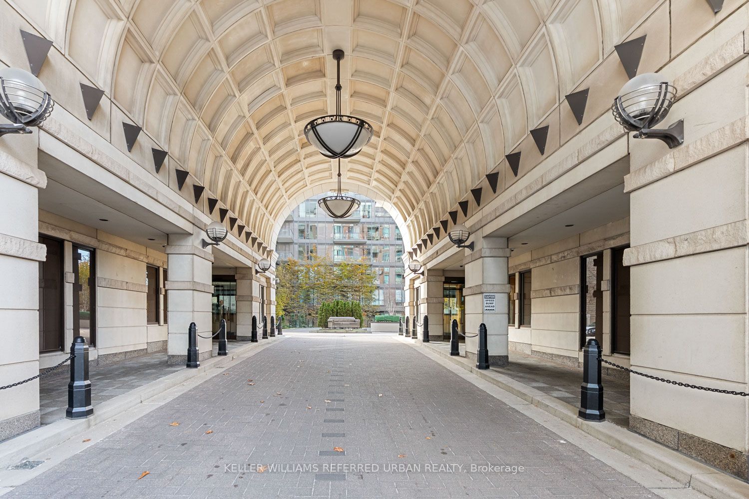 38 Avenue Road 1802