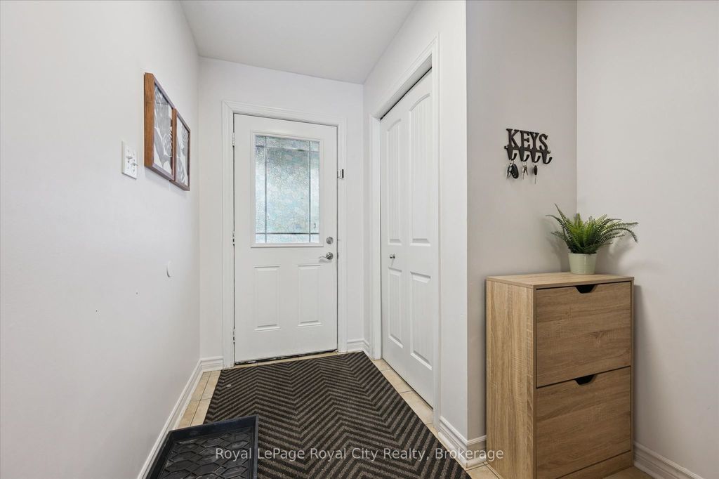 Photo of 91 Lambeth Way, Guelph, ON N1L 0H1 (MLS # X13077646)