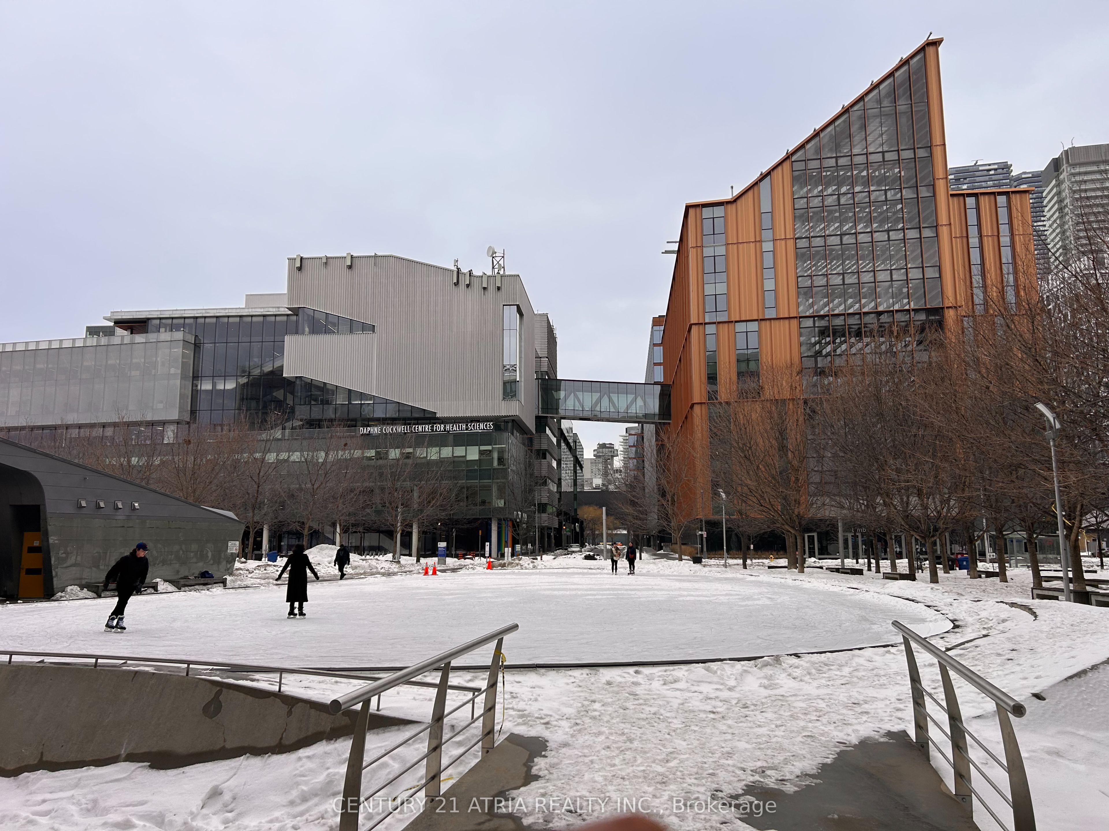 15 Merchant's Wharf N/A 605