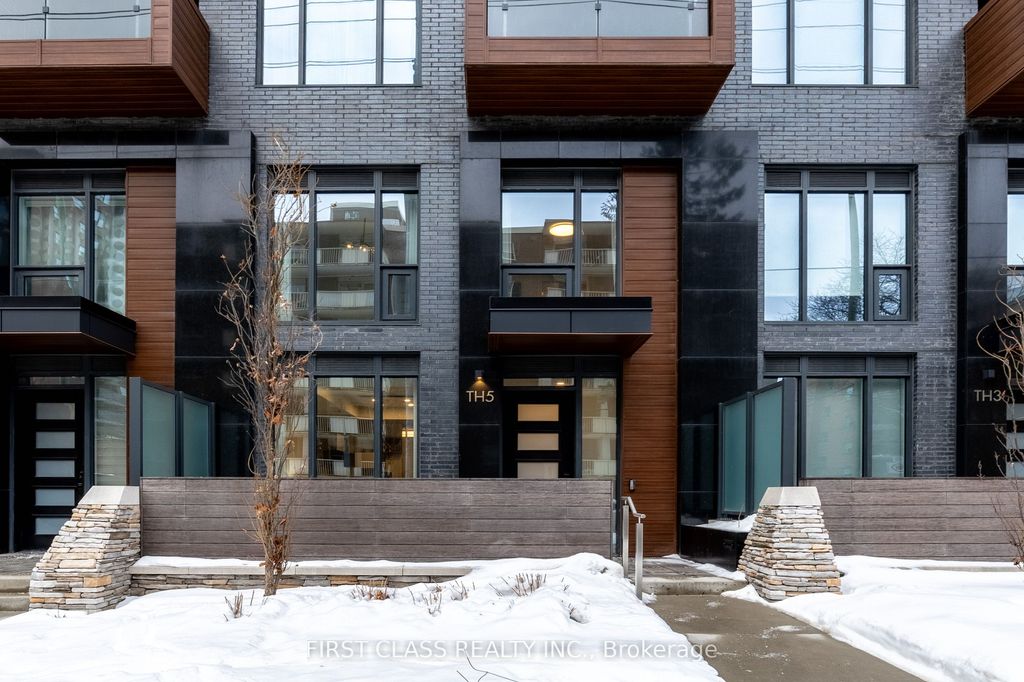 Photo of 21 Park Street E #TH05, Mississauga, ON L5G 0C2 (MLS # W12871112)