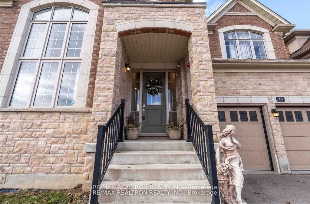 Photo of 16 Prunella Crescent, East Gwillimbury, ON L9N 0S7 (MLS # N13210854)