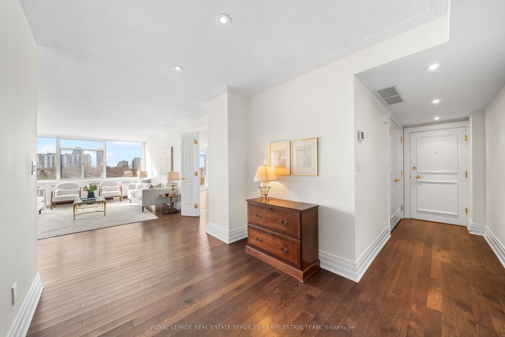 Photo of 500 Avenue Road #807, Toronto, ON M4V 2J6 (MLS # C12732070)