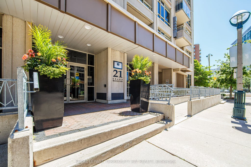Photo of 21 Grand Magazine Street #418, Toronto, ON M5V 1B5 (MLS # C13427360)