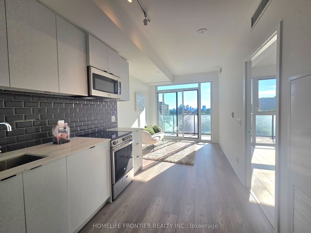 Photo of 285 Dufferin Street #822, Toronto, ON M6K 1Z7 (MLS # W13113010)