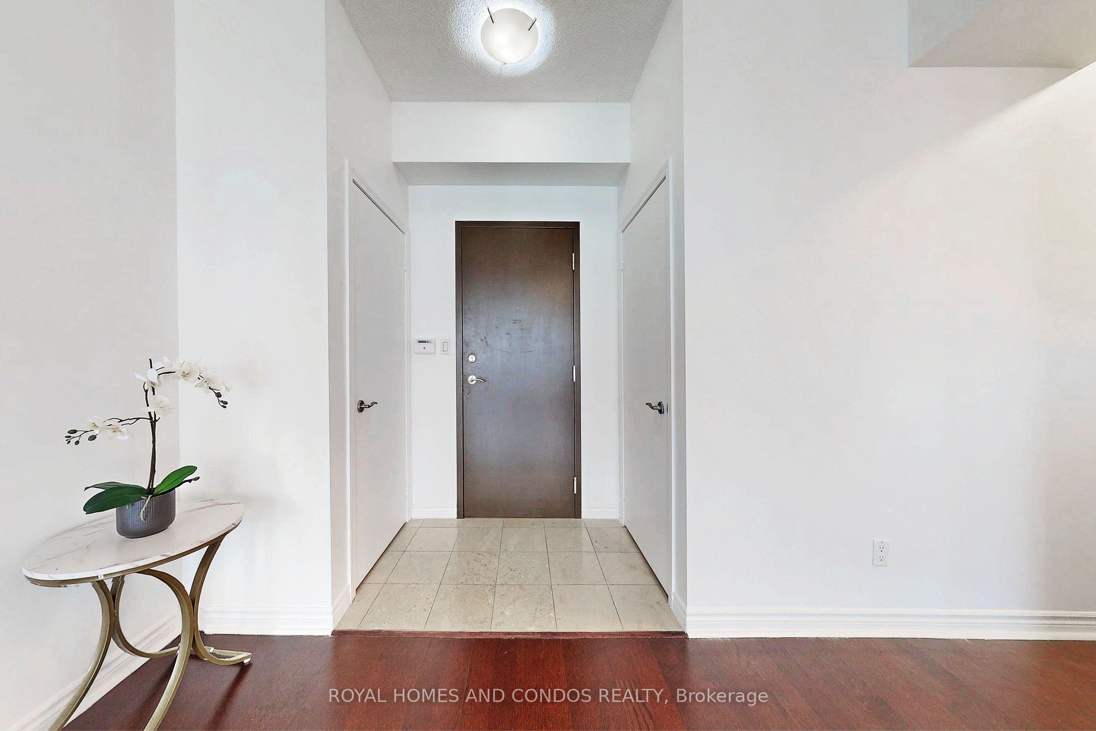 410 Queens Quay W Lph6