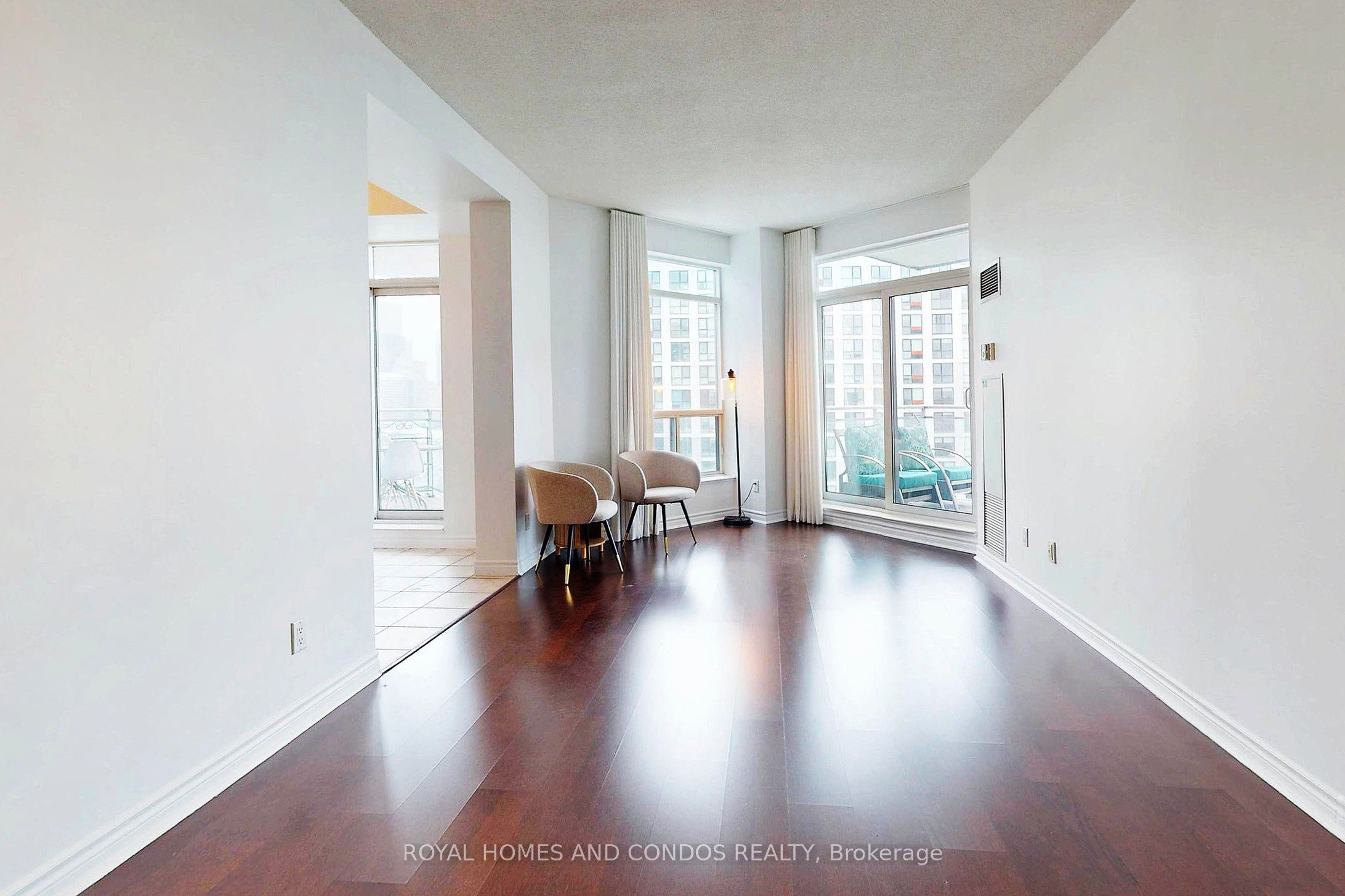 410 Queens Quay W Lph6