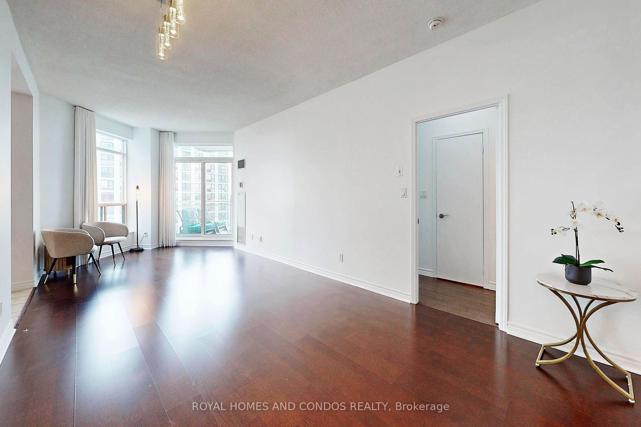 410 Queens Quay W Lph6