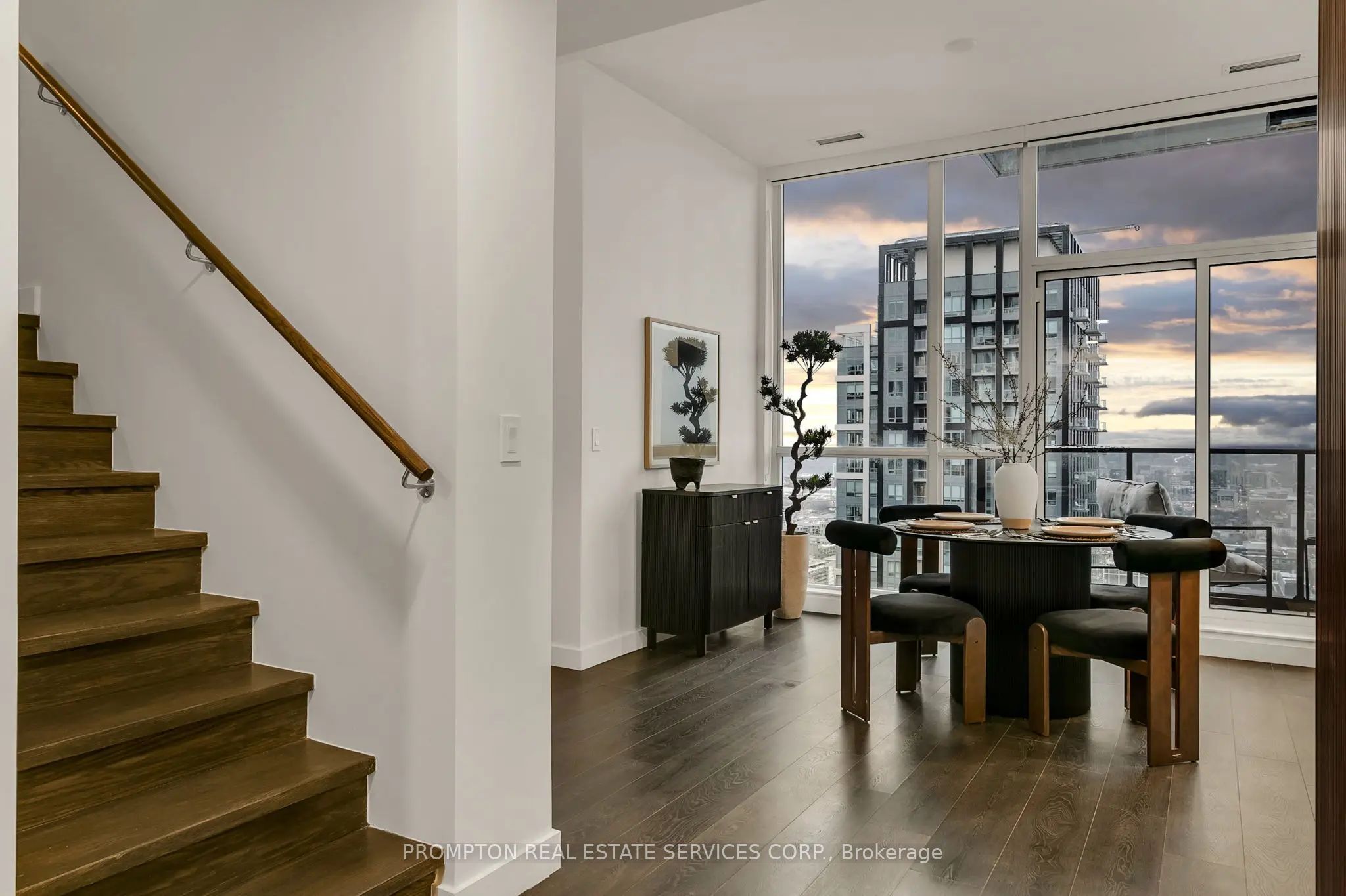 38 Widmer Street PH 5110
