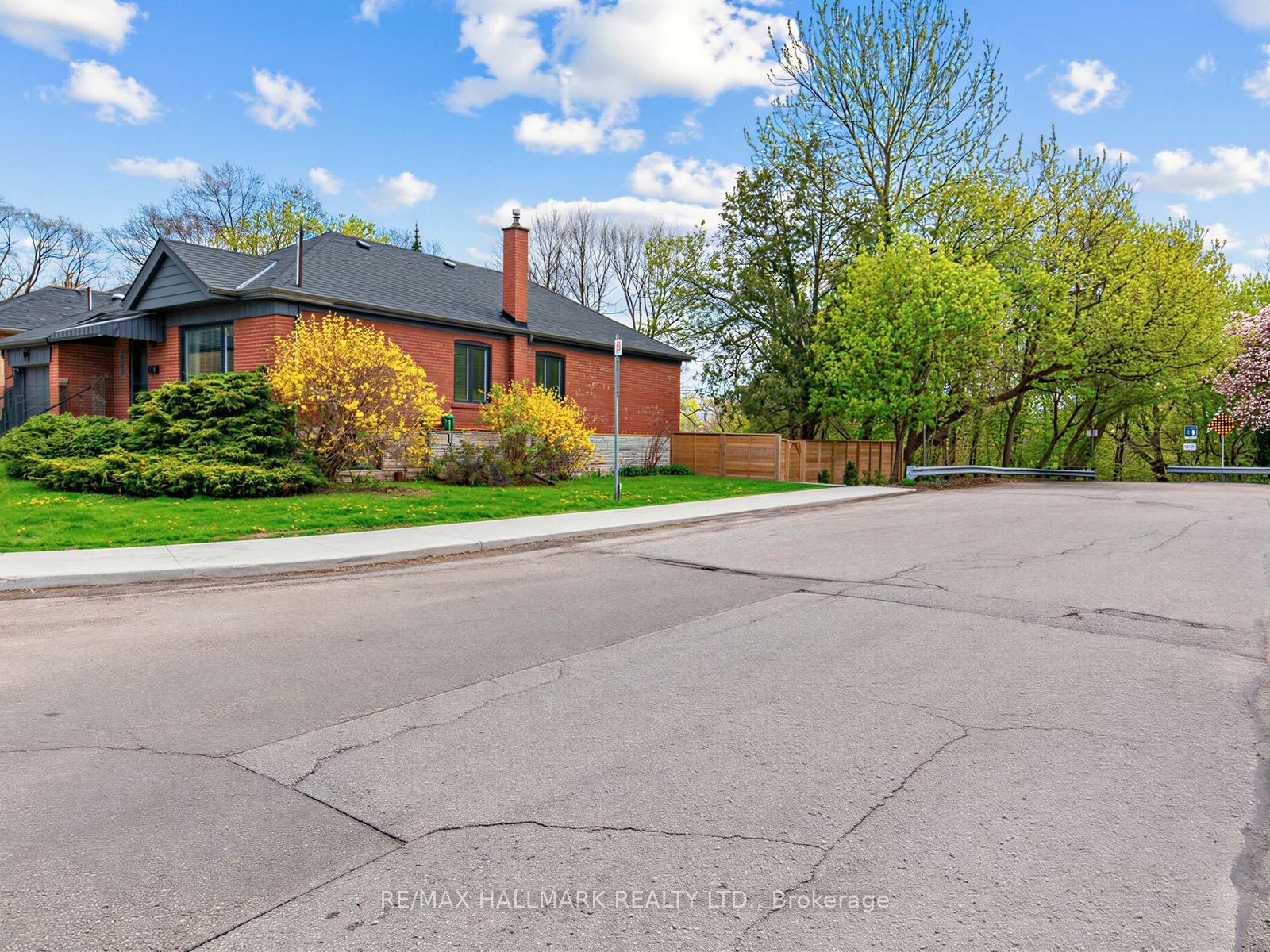1 Ferncliff Court