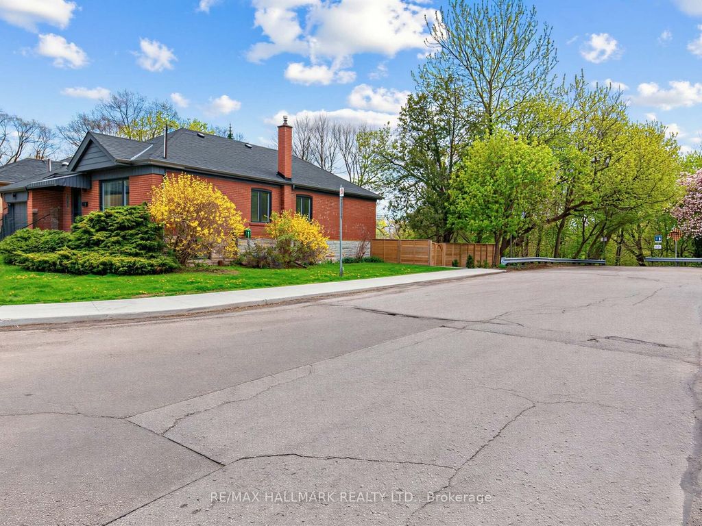 Photo of 1 Ferncliff Court, Toronto, ON M4B 2M3 (MLS # E13119344)