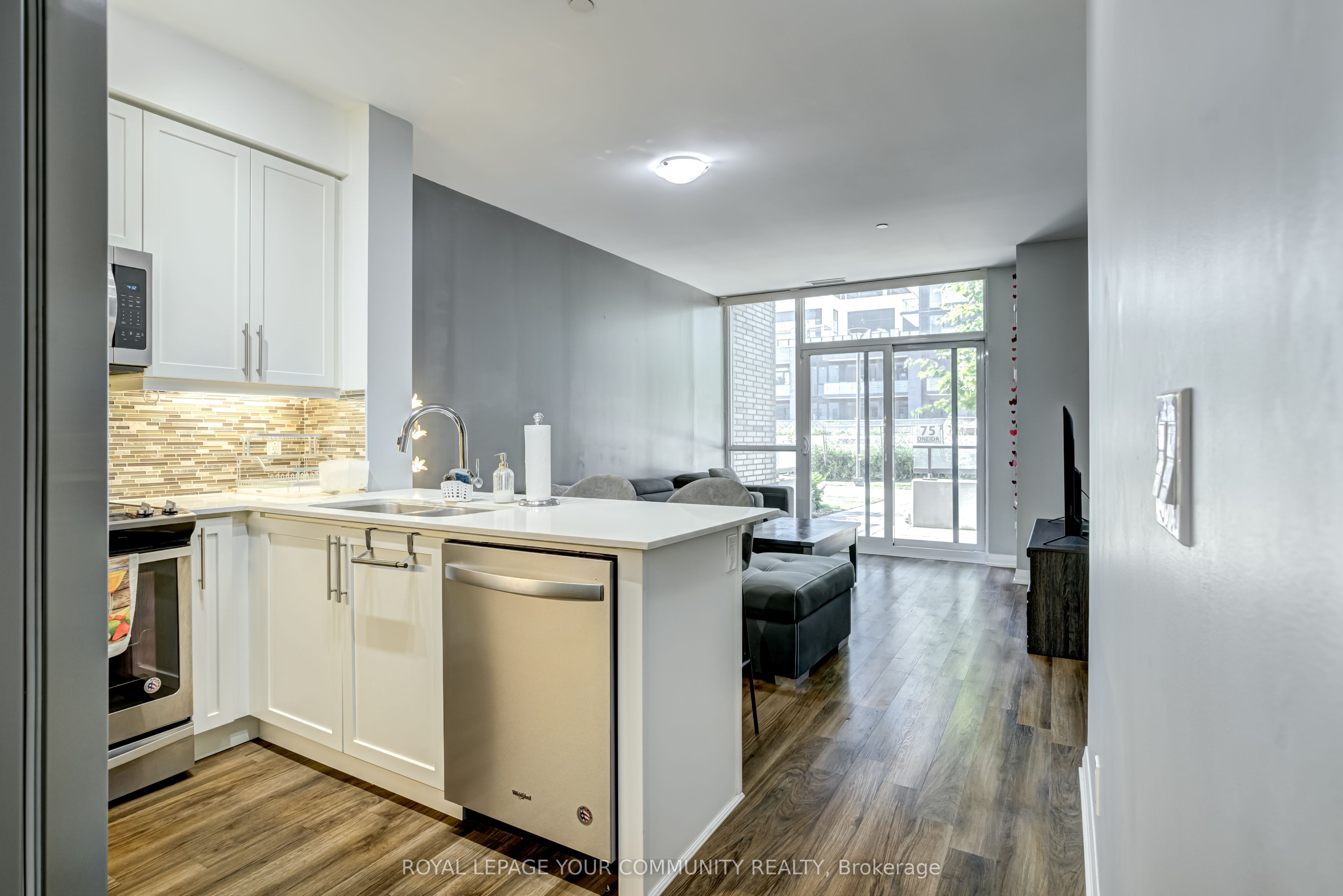 65 Oneida Crescent 109
