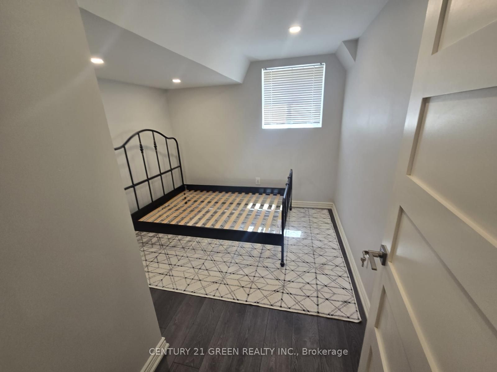2483 Old Brompton Way Lower