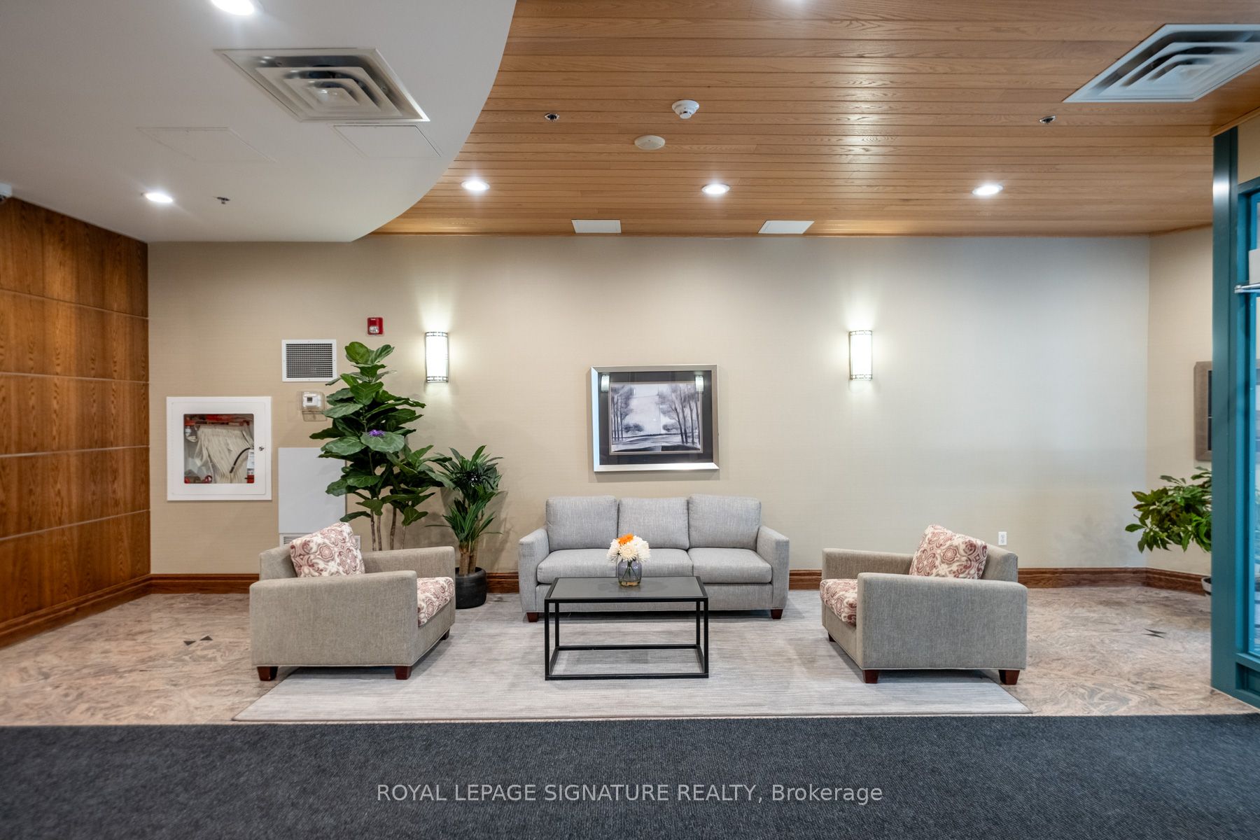 1863 Queen Street E 402