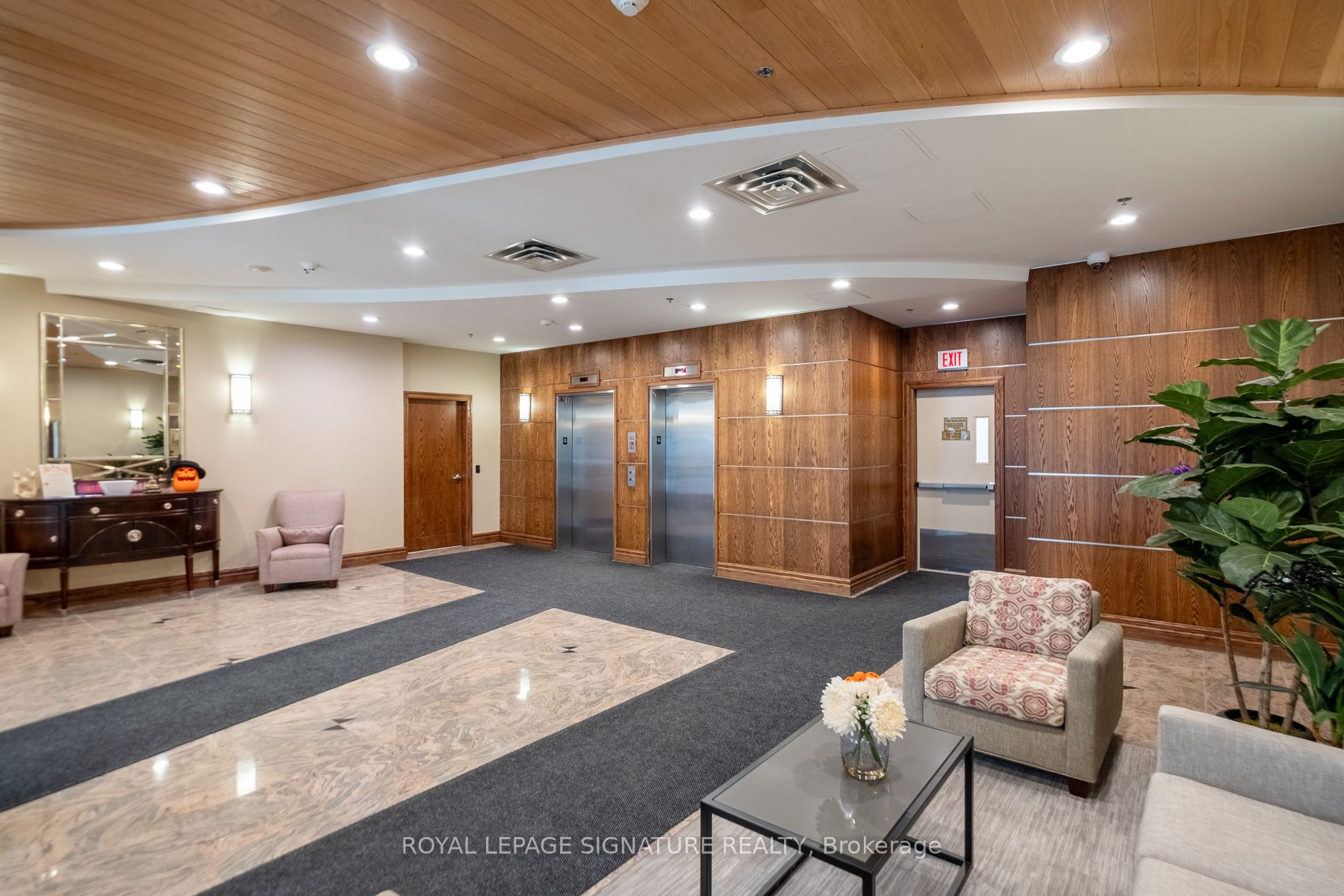 1863 Queen Street E 402