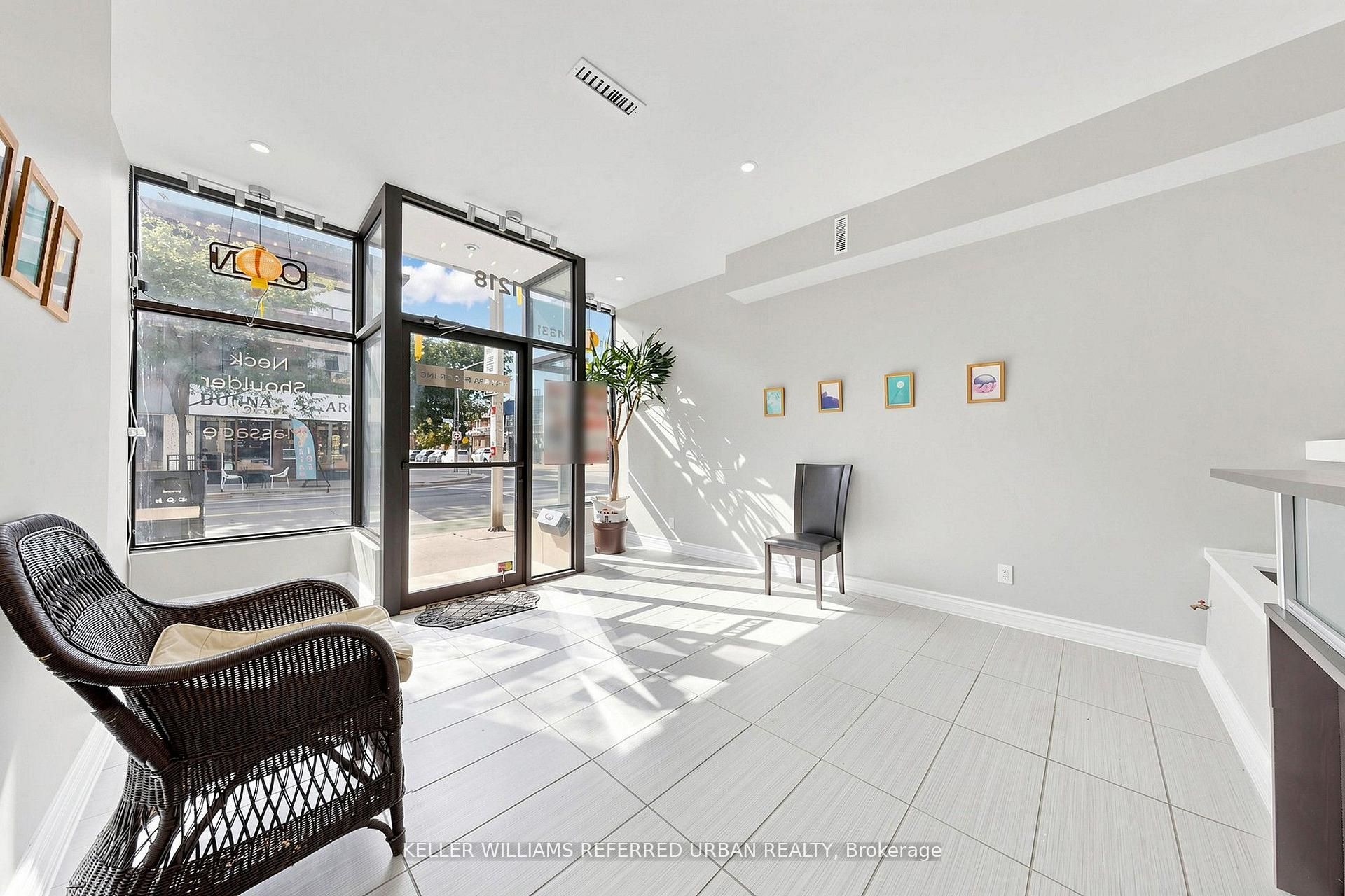 1218 Bloor Street W