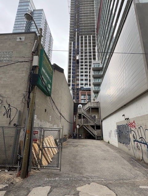 381-383 King Street W