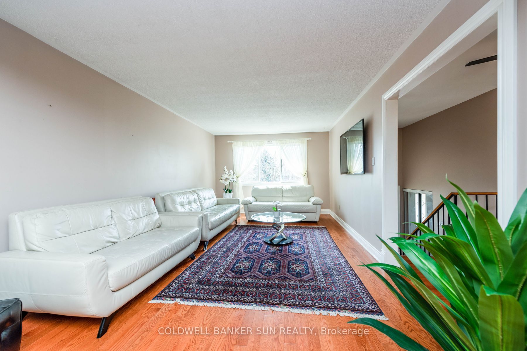 2483 Yarmouth Crescent