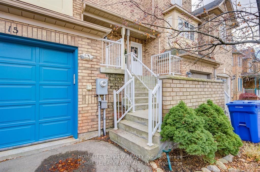 Photo of 15 Bowler Street, Aurora, ON L4G 7J2 (MLS # N12988698)