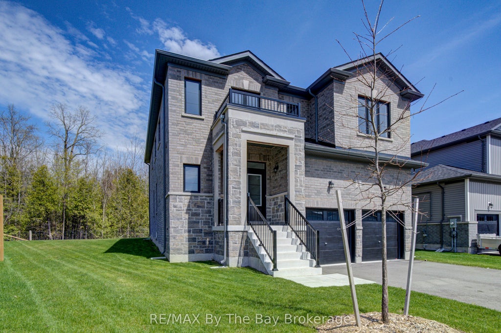 Photo of 38 Amber Drive, Wasaga Beach, ON L9Z 0R8 (MLS # S14094684)