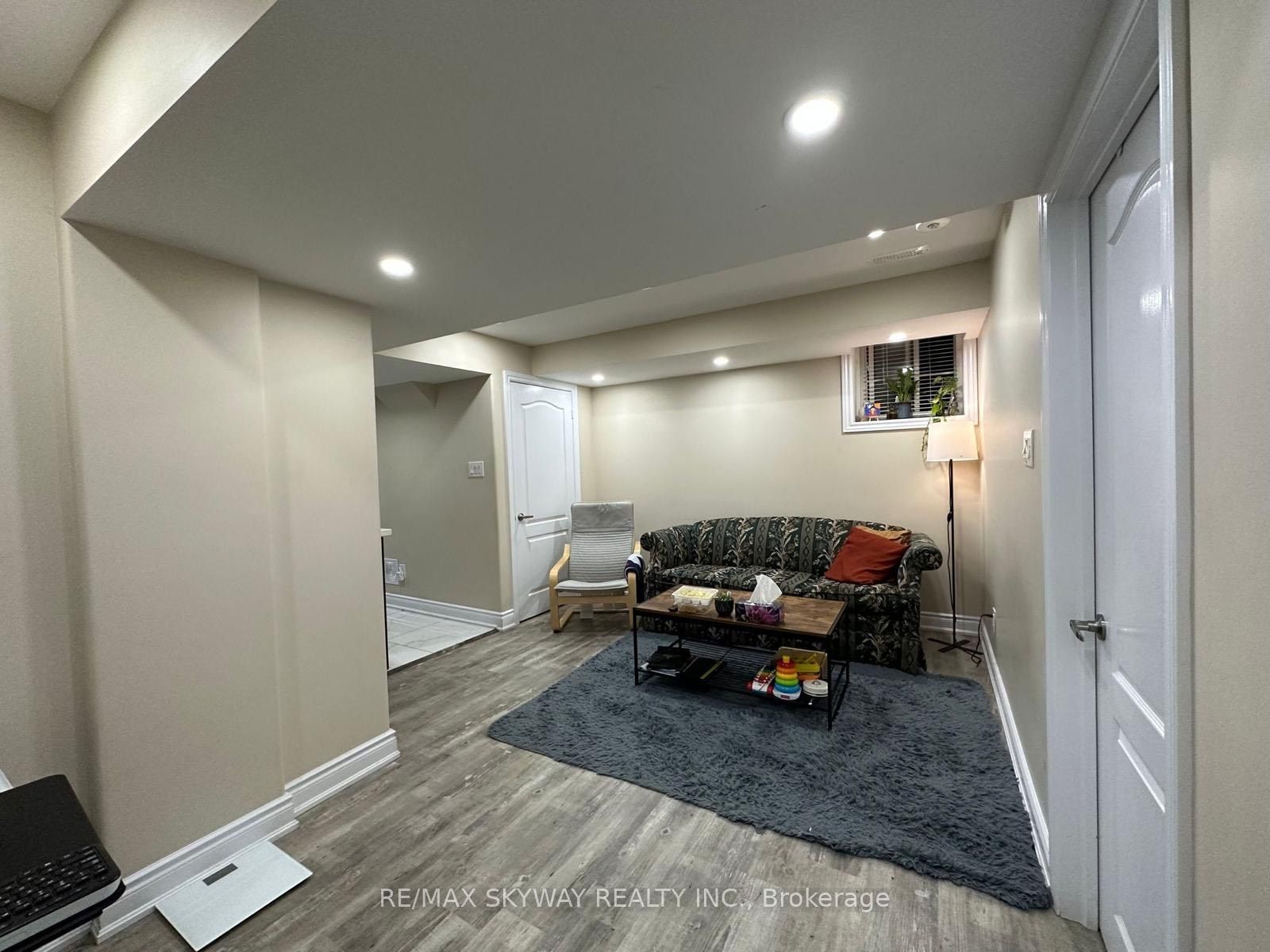 71 Vezna Crescent Basement