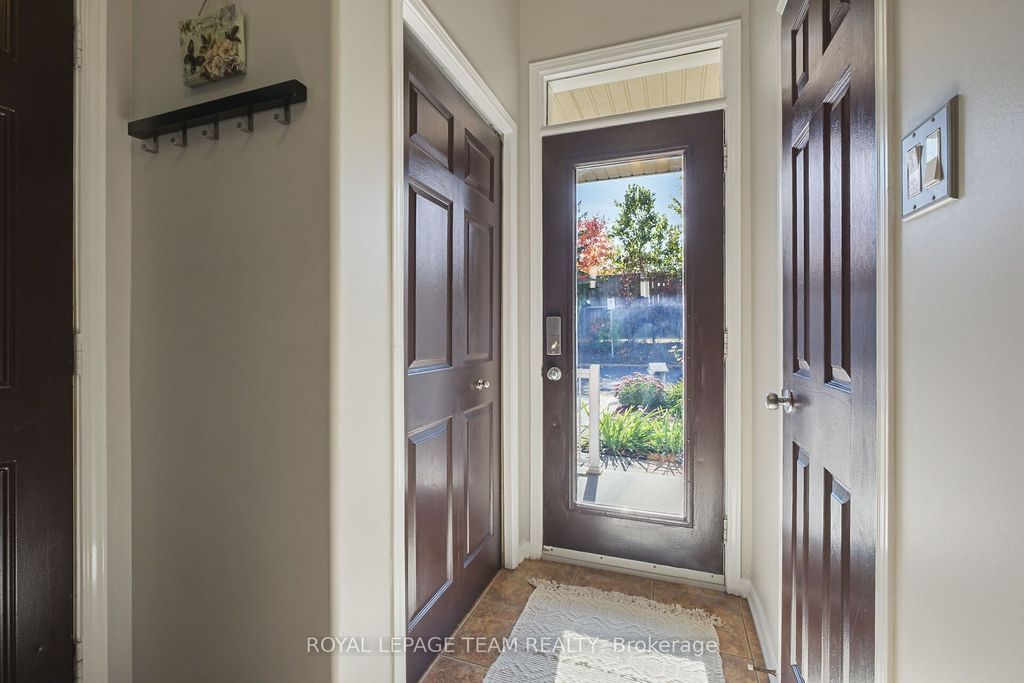 Photo of 215 Parkrose Private, Orleans - Cumberland and Area, ON K4A 0N8 (MLS # X12449904)