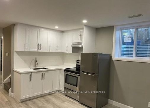 369 Sienna Crescent LOWER