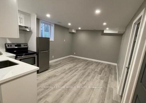 369 Sienna Crescent LOWER