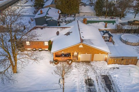 Photo of 1569 Killarney Beach Road, Innisfil, ON L0L 1W0 (MLS # N12683880)