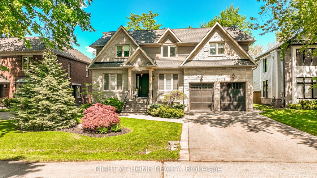 Photo of 1479 Briarwood Crescent, Oakville, ON L6J 2S8 (MLS # W13794966)