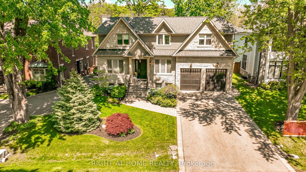 Photo of 1479 Briarwood Crescent, Oakville, ON L6J 2S8 (MLS # W13794966)